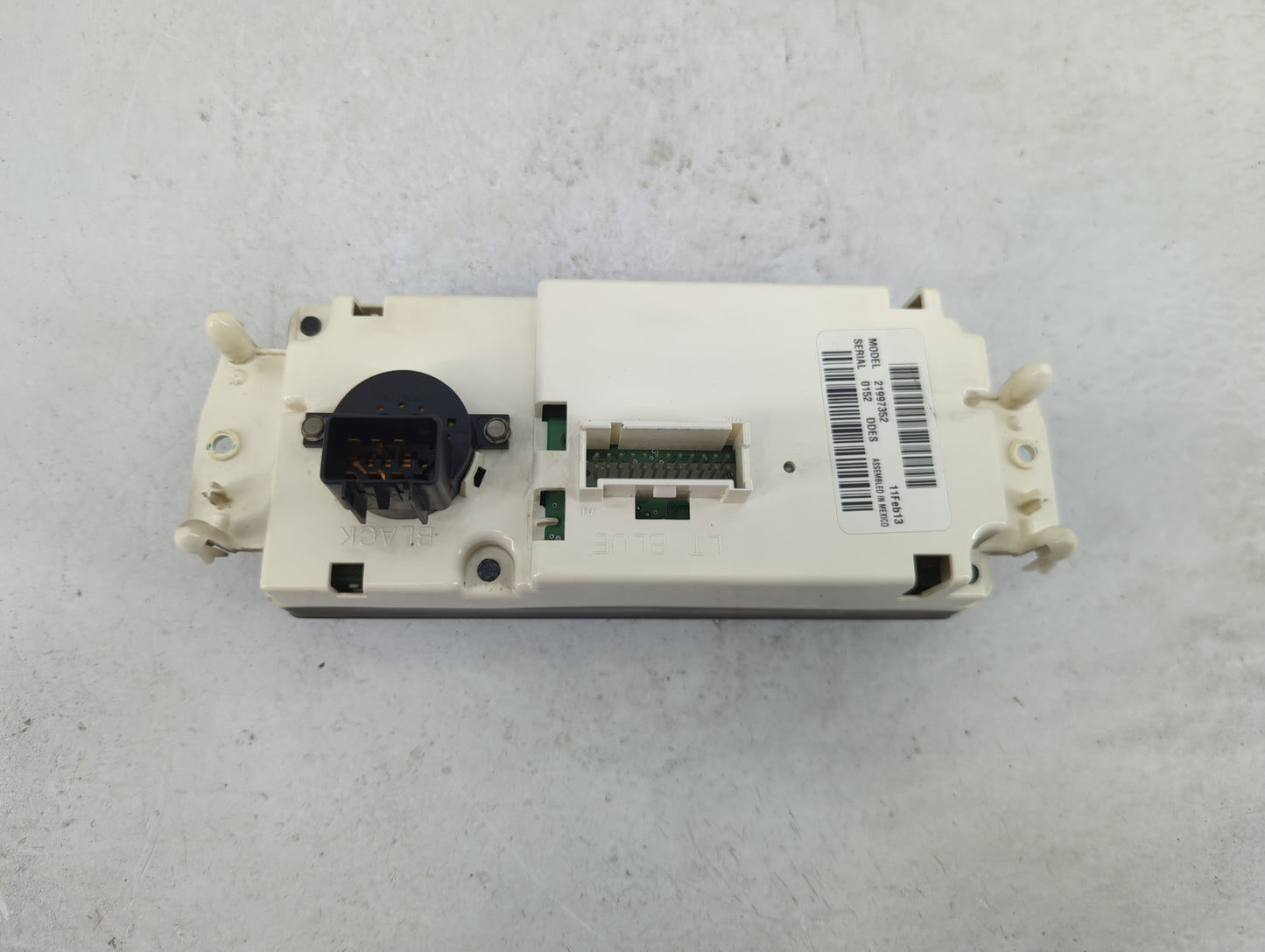 2003-2004 Chevrolet Silverado 1500 Climate Control Module Temperature AC/Heater Replacement Fits Fits 2003 2004 OEM Used Aut