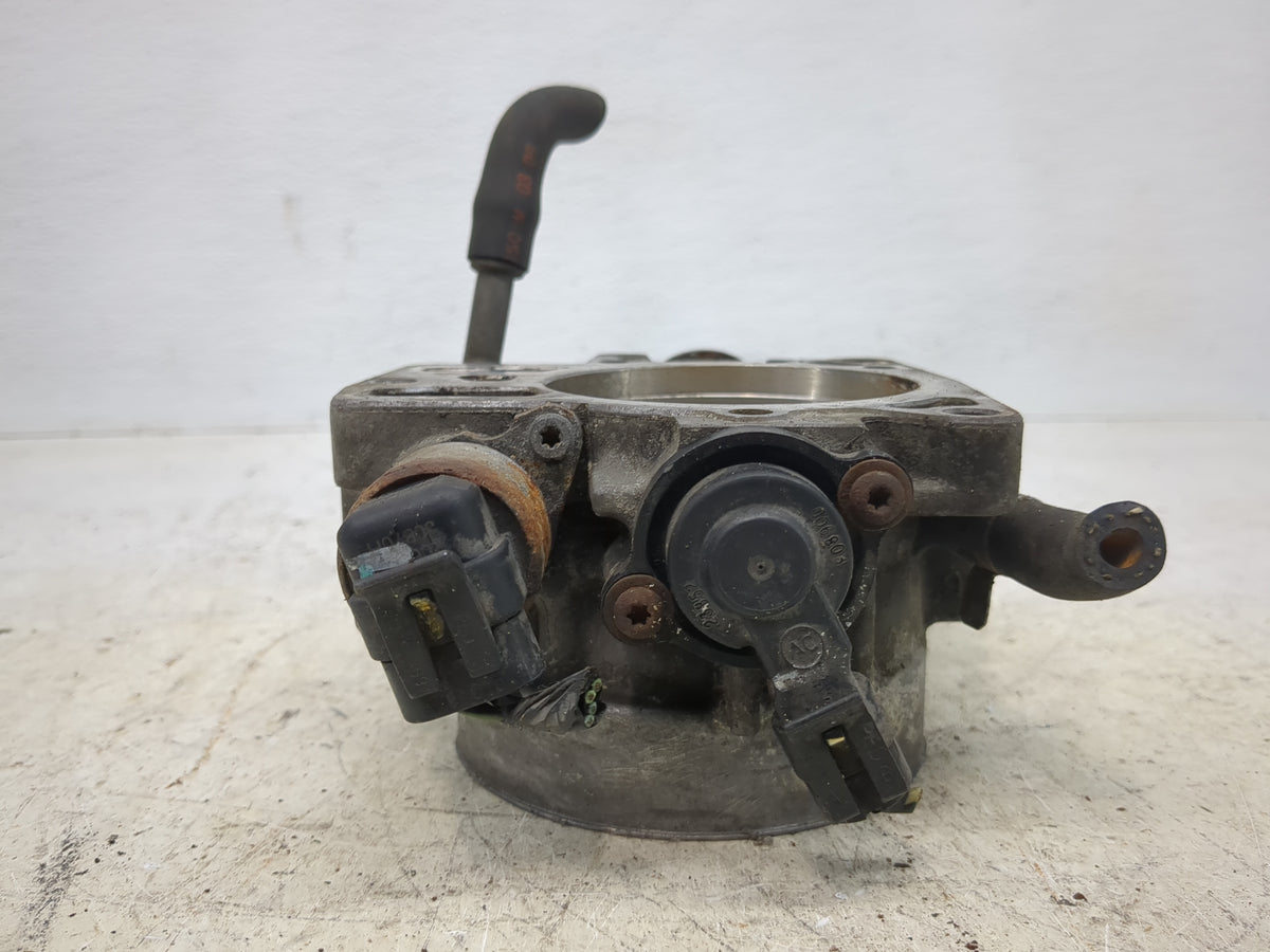 2000-2002 Chevrolet Silverado 1500 Throttle Body Fits Fits 2000 2001 2002 OEM Used Auto Parts - Oemusedautoparts1.com