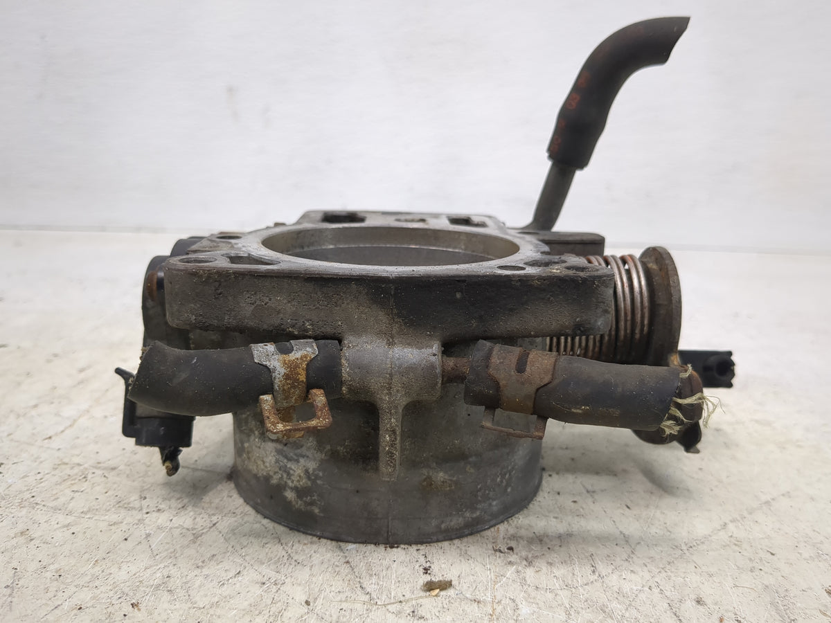 2000-2002 Chevrolet Silverado 1500 Throttle Body Fits Fits 2000 2001 2002 OEM Used Auto Parts - Oemusedautoparts1.com