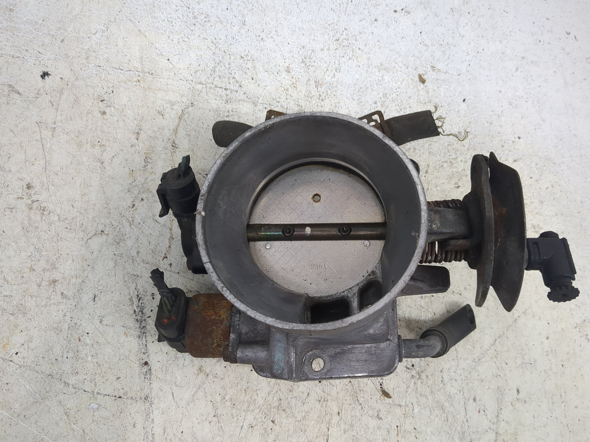 2000-2002 Chevrolet Silverado 1500 Throttle Body Fits Fits 2000 2001 2002 OEM Used Auto Parts - Oemusedautoparts1.com
