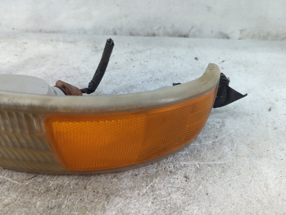 1999-2002 Chevrolet Silverado 1500 Passenger Right Oem Front Light Lamp 1222123 - Oemusedautoparts1.com