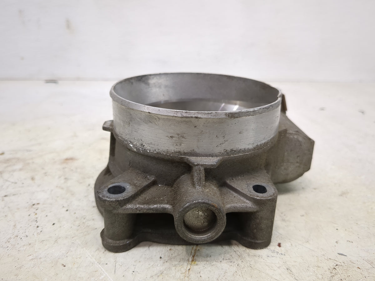 2009-2013 Chevrolet Silverado 1500 Throttle Body Fits Fits 2009 2010 2011 2012 2013 2014 2015 OEM Used Auto Parts - Oemuseda