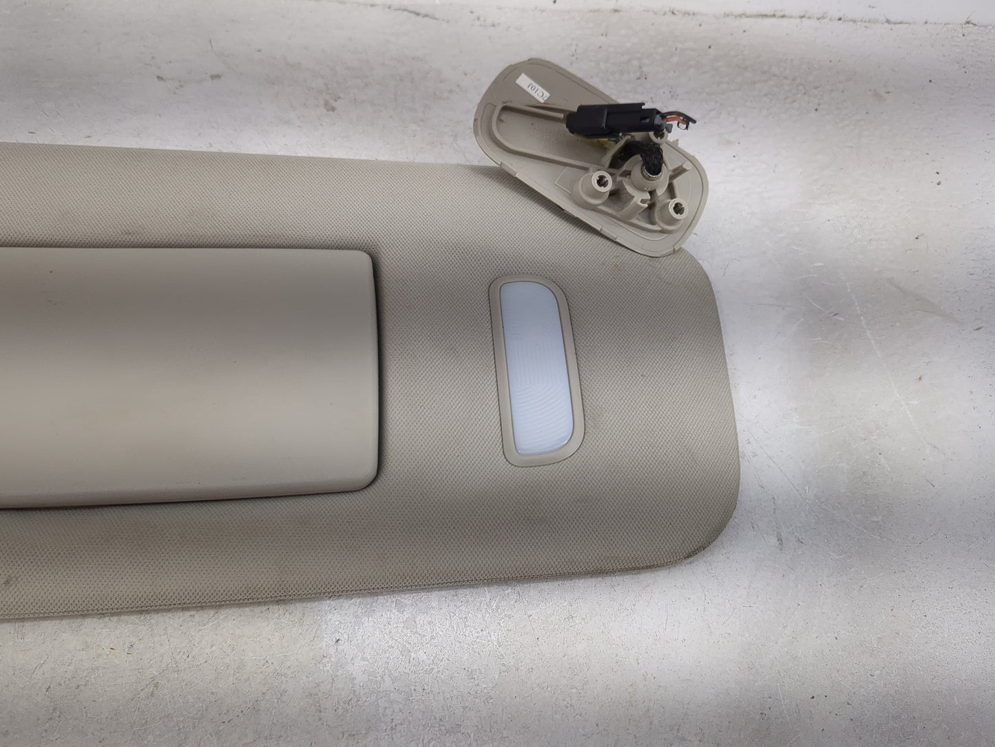 2007-2013 Chevrolet Silverado 1500 Sun Visor Shade Replacement Passenger Right Mirror Fits OEM Used Auto Parts - Oemusedauto