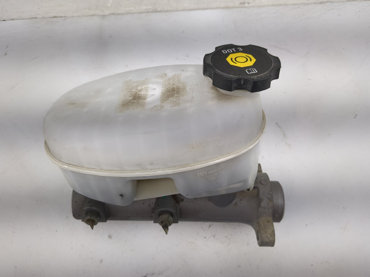 2003-2007 Chevrolet Silverado 1500 Brake Master Cylinder - Oemusedautoparts1.com