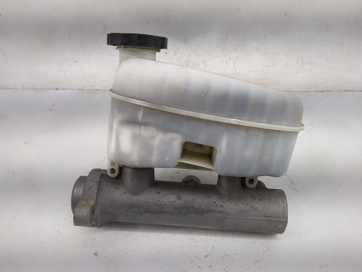2003-2007 Chevrolet Silverado 1500 Brake Master Cylinder - Oemusedautoparts1.com