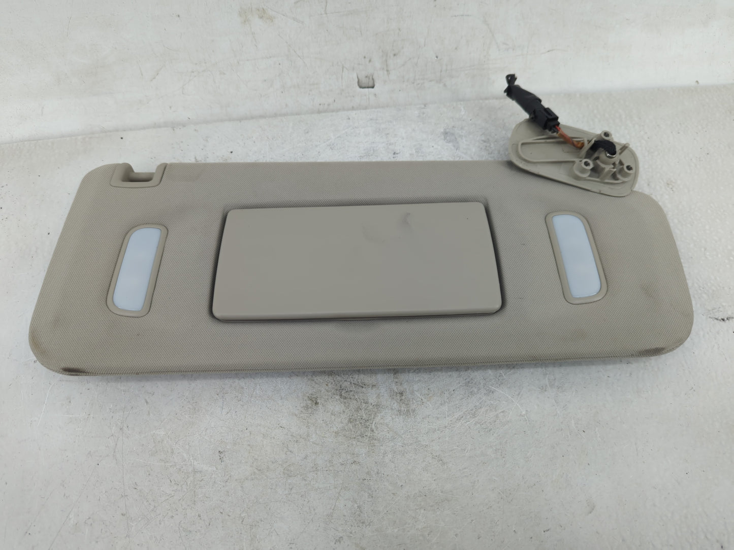 2007-2013 Chevrolet Silverado 1500 Sun Visor Shade Replacement Passenger Right Mirror Fits OEM Used Auto Parts - Oemusedauto