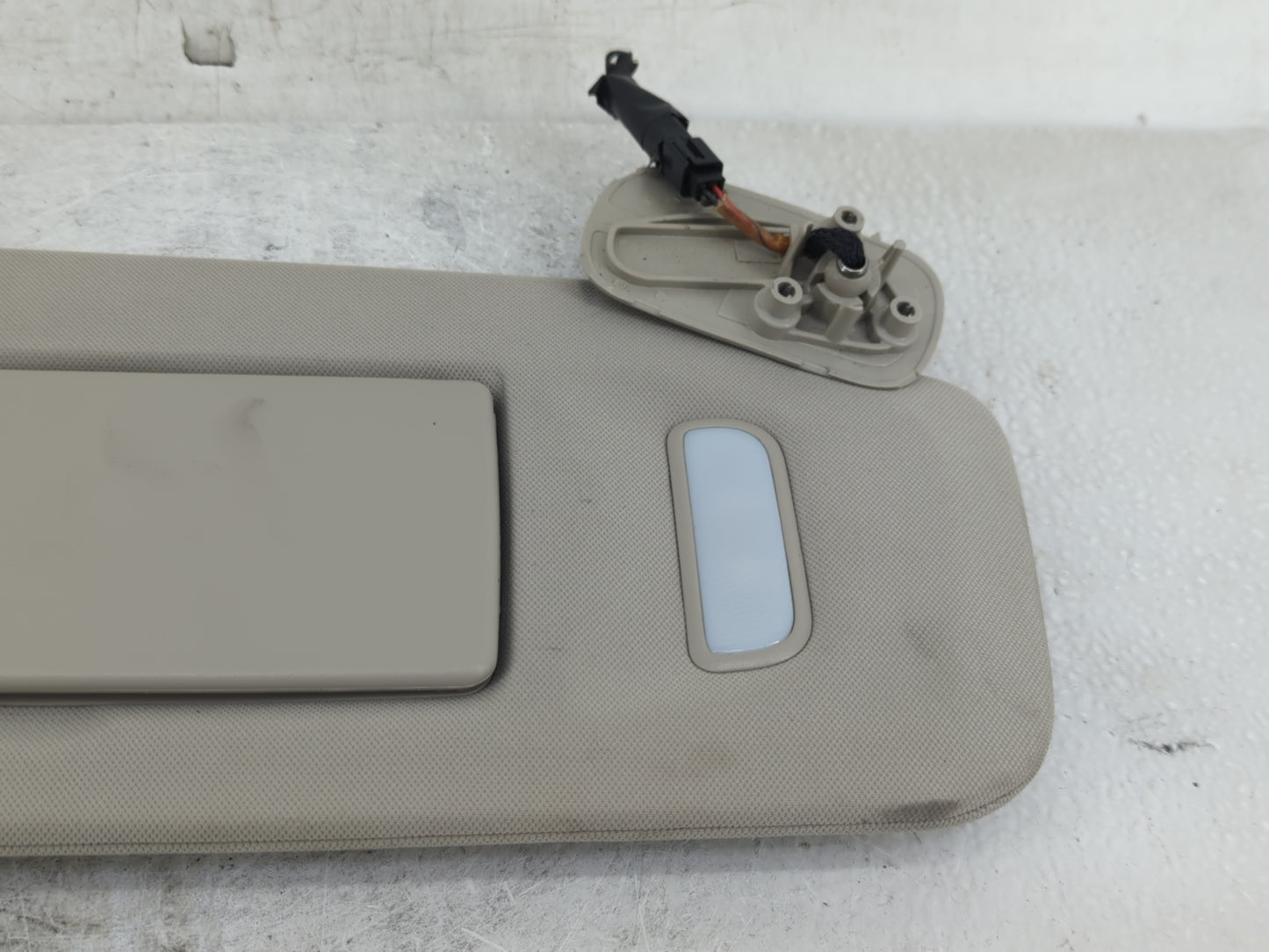 2007-2013 Chevrolet Silverado 1500 Sun Visor Shade Replacement Passenger Right Mirror Fits OEM Used Auto Parts - Oemusedauto