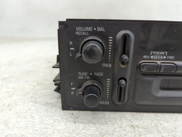 0 Chevrolet Silverado 1500 Pickup Radio AM FM Cd Player Receiver Replacement Fits OEM Used Auto Parts