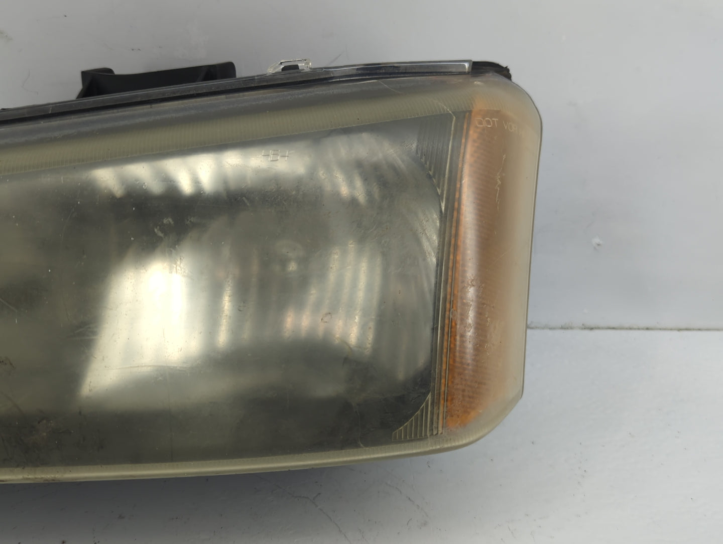Chevrolet Silverado 1500 Pickup Driver Left Oem Head Light Headlight Lamp - Oemusedautoparts1.com
