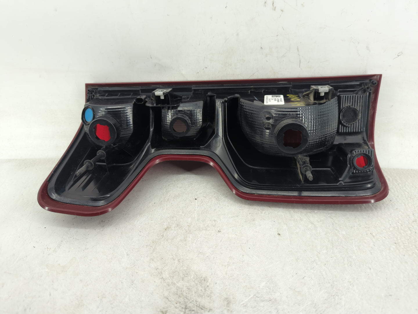 2022 Silverado 2500 Driver Left Side Deck Lid Mounted Tail Light - Oemusedautoparts1.com