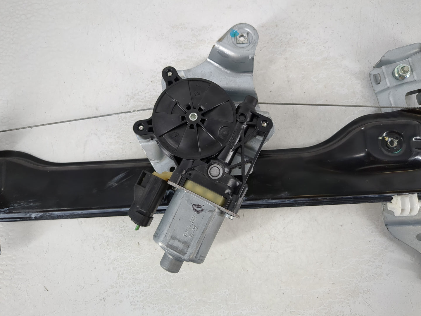 2013-2019 Chevrolet Sonic Passenger Front Right Power Window Motor - Oemusedautoparts1.com