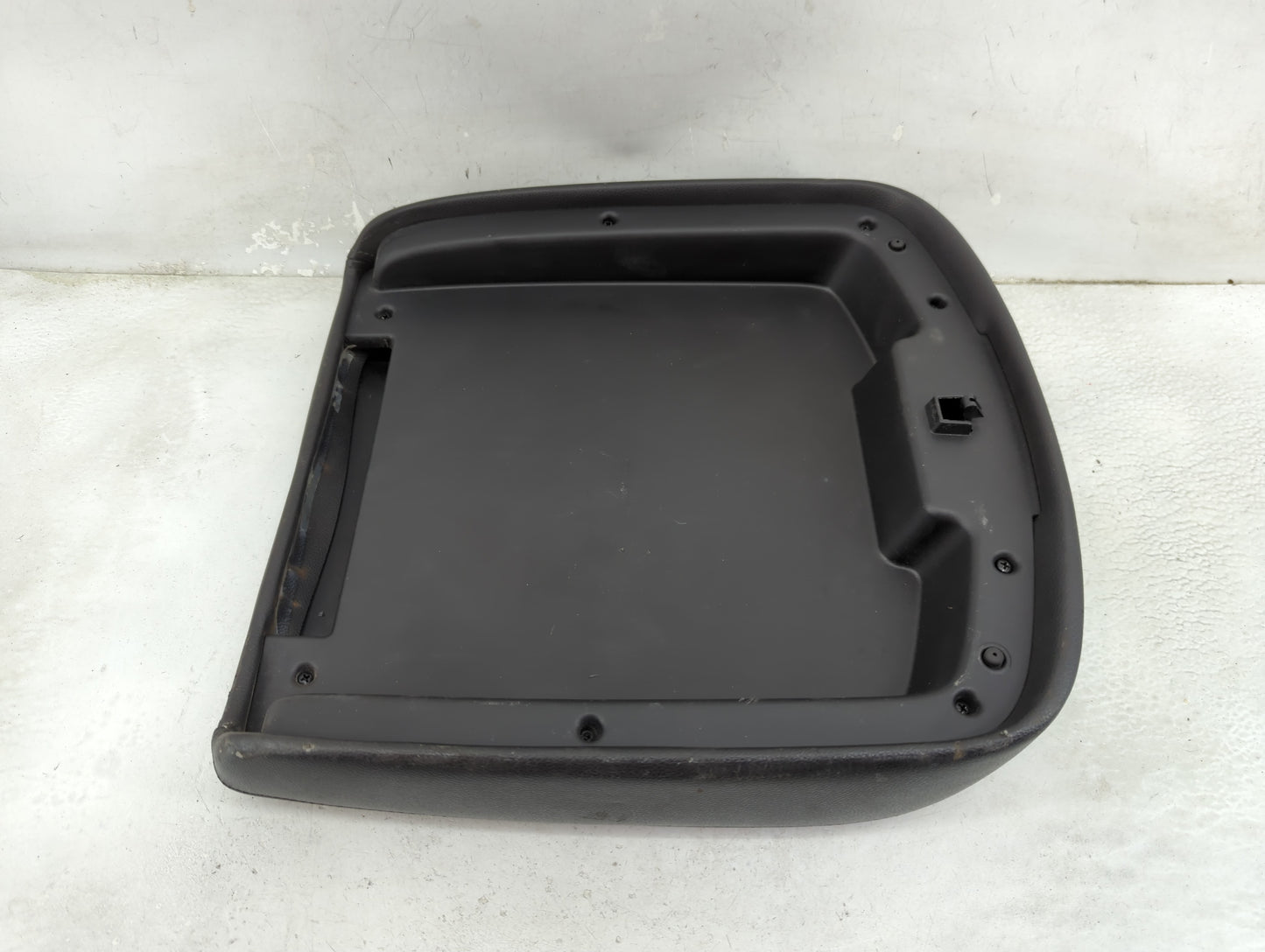 2012-2014 Chevrolet Suburban Center Console Armrest Cover Lid Fits Fits 2012 2013 2014 OEM Used Auto Parts - Oemusedautopart