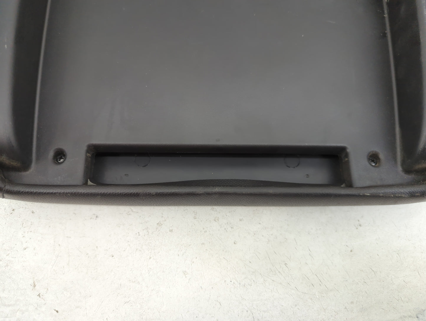 2012-2014 Chevrolet Suburban Center Console Armrest Cover Lid Fits Fits 2012 2013 2014 OEM Used Auto Parts - Oemusedautopart