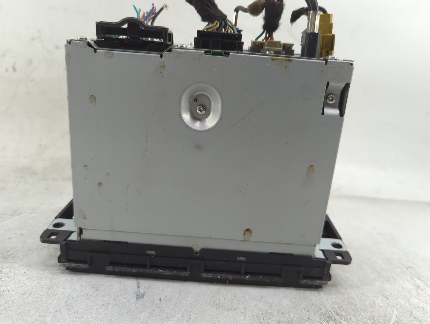 2013 Chevrolet Suburban Radio AM FM Cd Player Receiver Replacement Fits OEM Used Auto Parts - Oemusedautoparts1.com