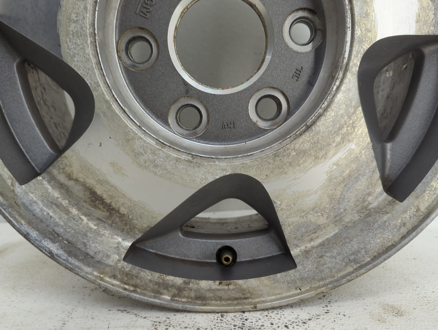 1995-1999 Chevrolet Tahoe Oem Wheel Rim 1088142 - Oemusedautoparts1.com