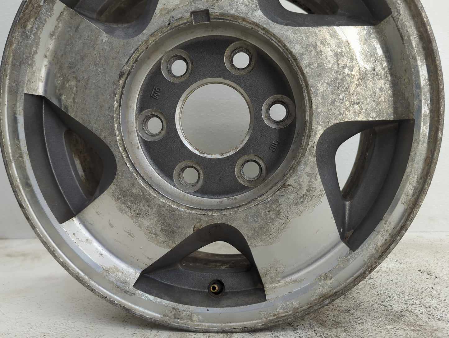 1995-1999 Chevrolet Tahoe Oem Wheel Rim 1099745 - Oemusedautoparts1.com