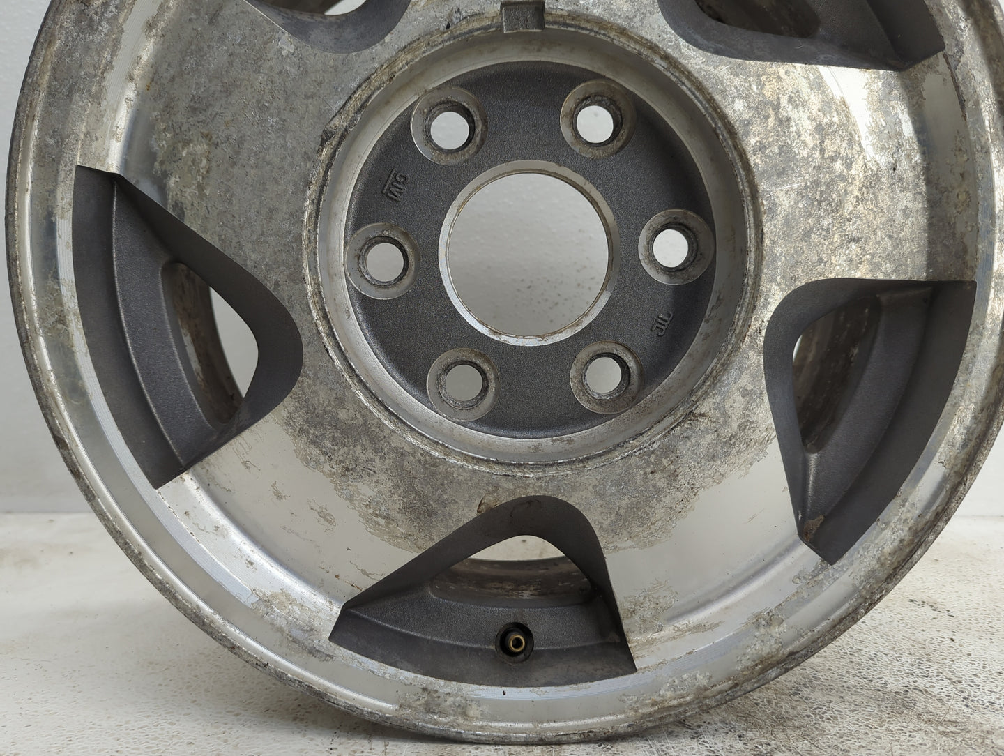 1995-1999 Chevrolet Tahoe Oem Wheel Rim 1099745 - Oemusedautoparts1.com