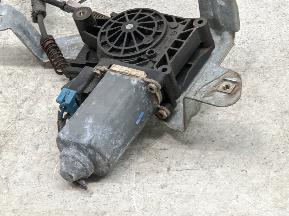 2000-2006 Chevrolet Tahoe Used Driver Left Rear Window Regulator 943746 - Oemusedautoparts1.com