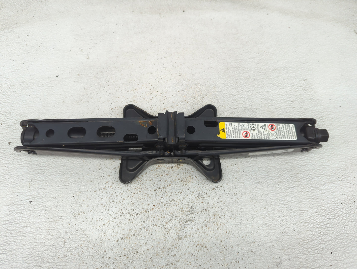 2006 Chevrolet Trailblazer Spare Scissor Car Jack - Oemusedautoparts1.com