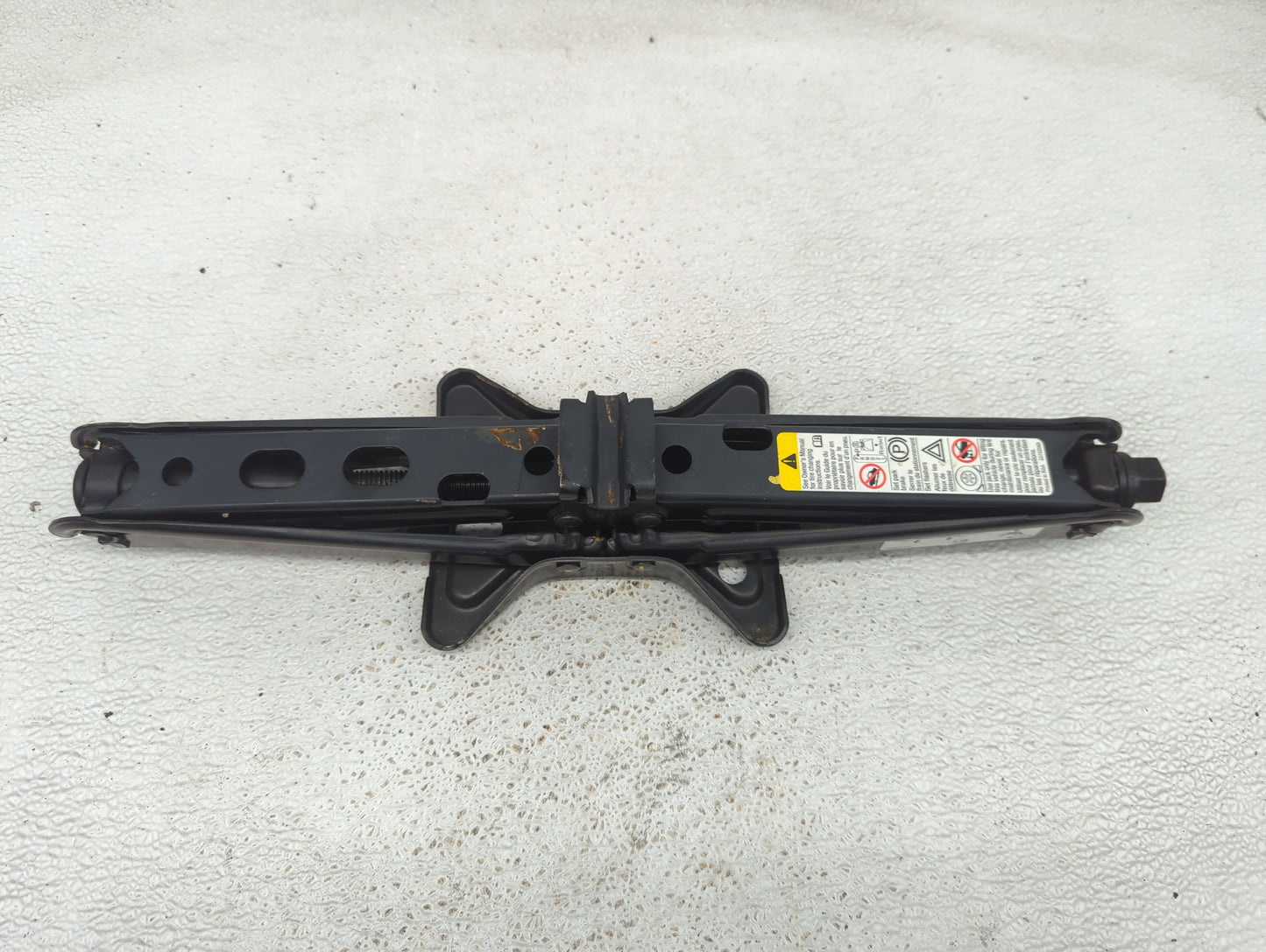 2006 Chevrolet Trailblazer Spare Scissor Car Jack - Oemusedautoparts1.com
