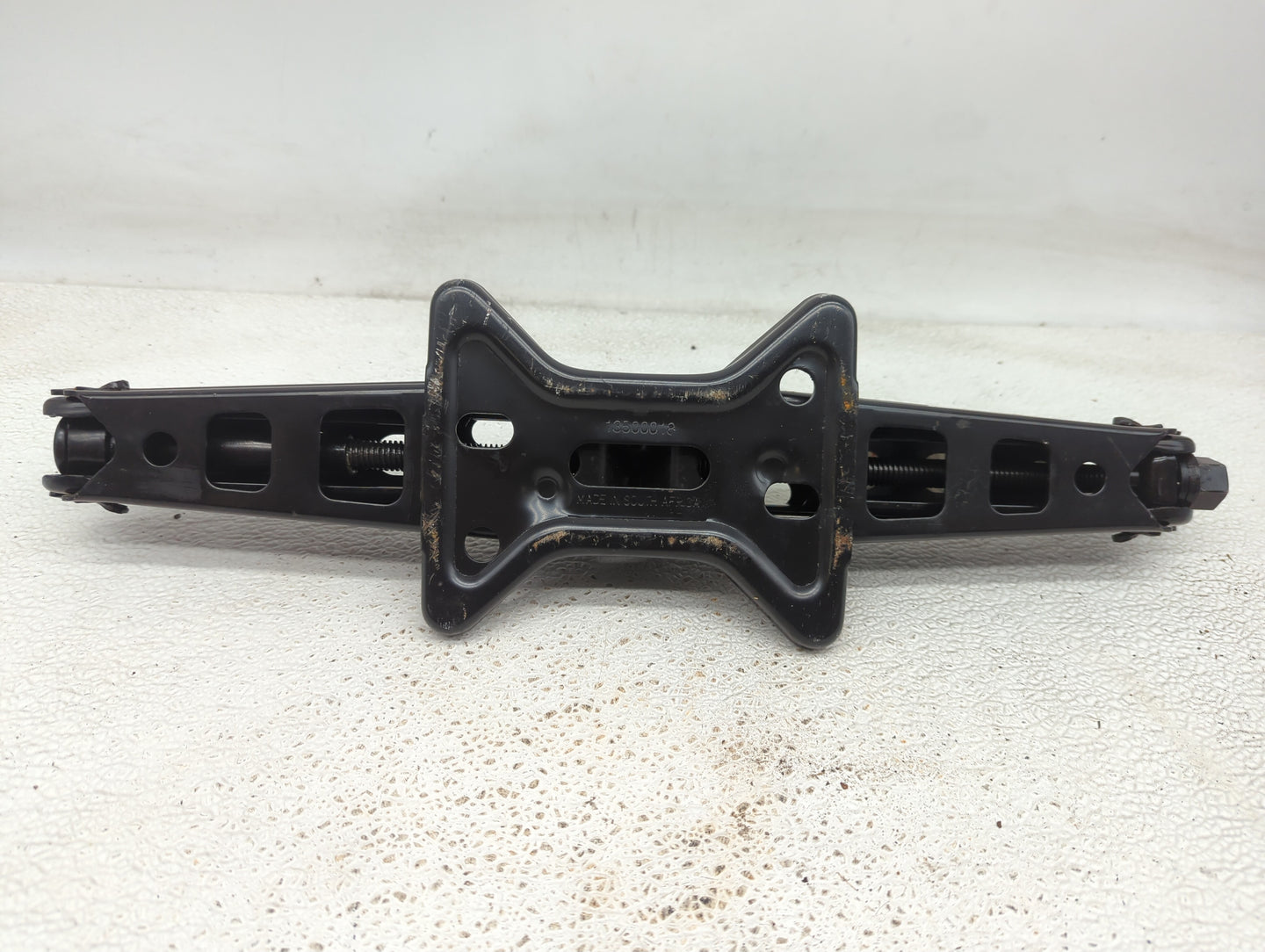 2006 Chevrolet Trailblazer Spare Scissor Car Jack 1073835 - Oemusedautoparts1.com