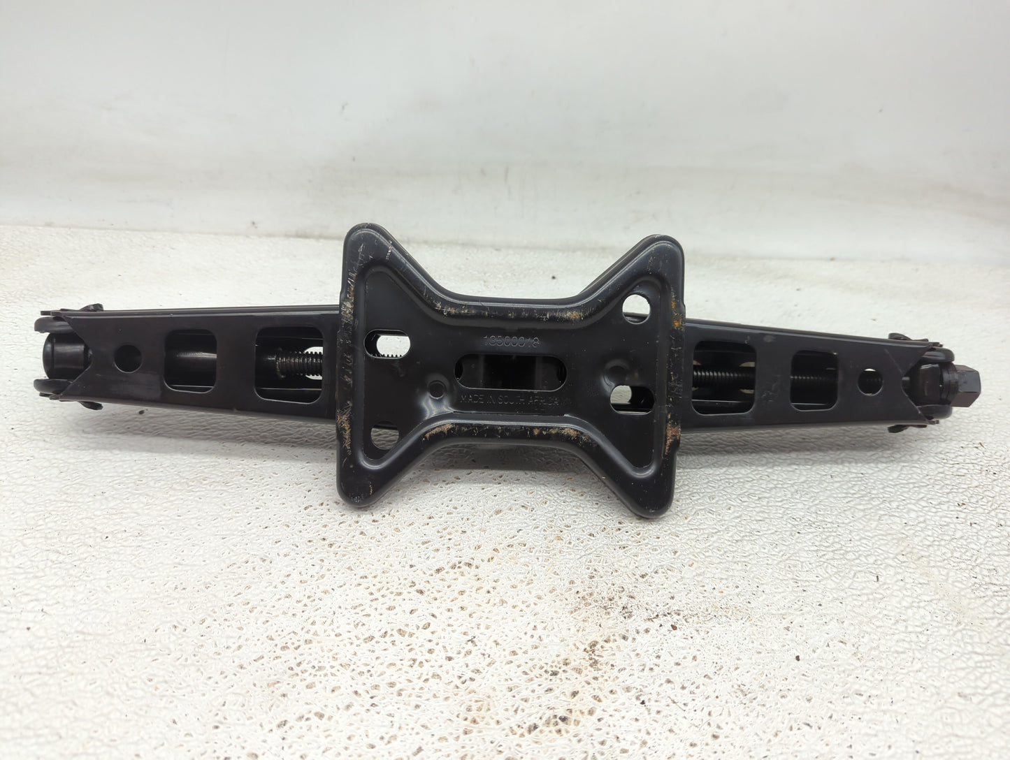 2006 Chevrolet Trailblazer Spare Scissor Car Jack 1073835 - Oemusedautoparts1.com