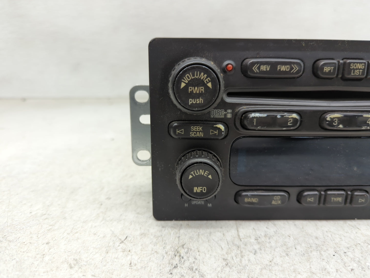 2005-2006 Chevrolet Trailblazer Radio AM FM Cd Player Receiver Replacement Fits Fits 2005 2006 2007 OEM Used Auto Parts - Oe