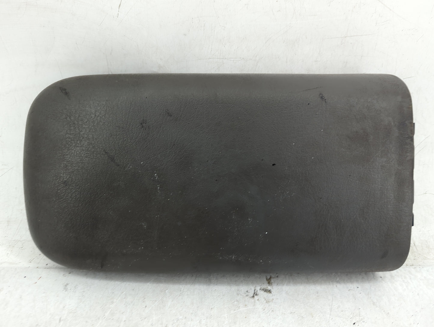 2002-2004 Chevrolet Trailblazer Center Console Armrest Cover Lid Fits Fits 2002 2003 2004 2005 OEM Used Auto Parts - Oemused