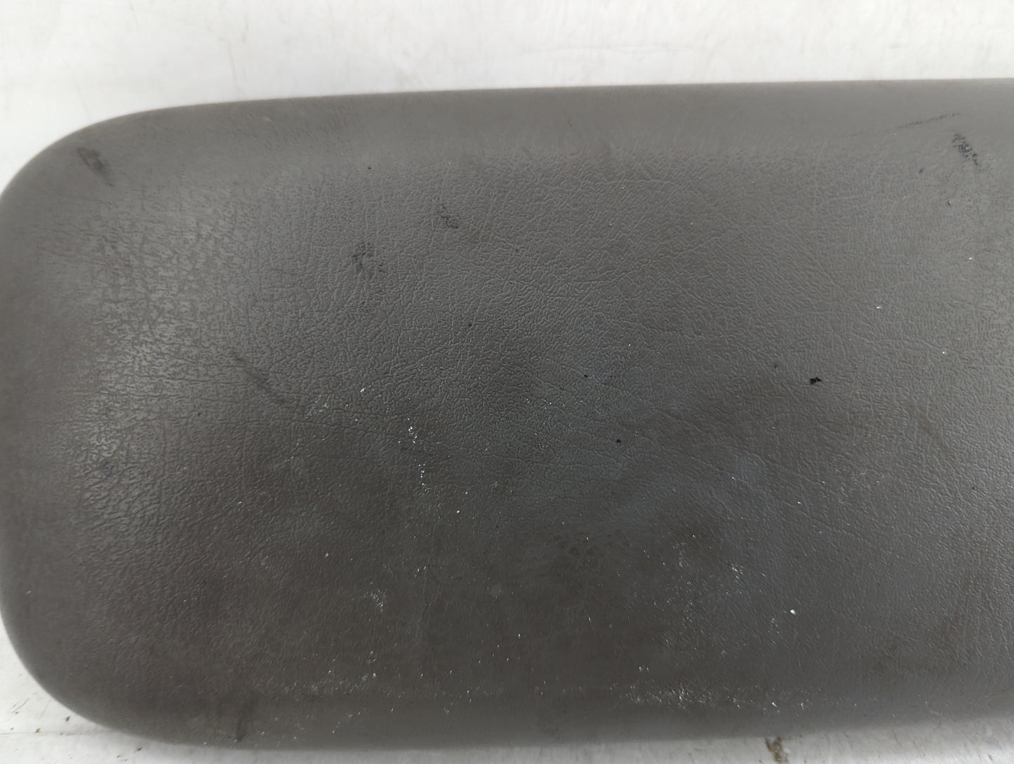 2002-2004 Chevrolet Trailblazer Center Console Armrest Cover Lid Fits Fits 2002 2003 2004 2005 OEM Used Auto Parts - Oemused