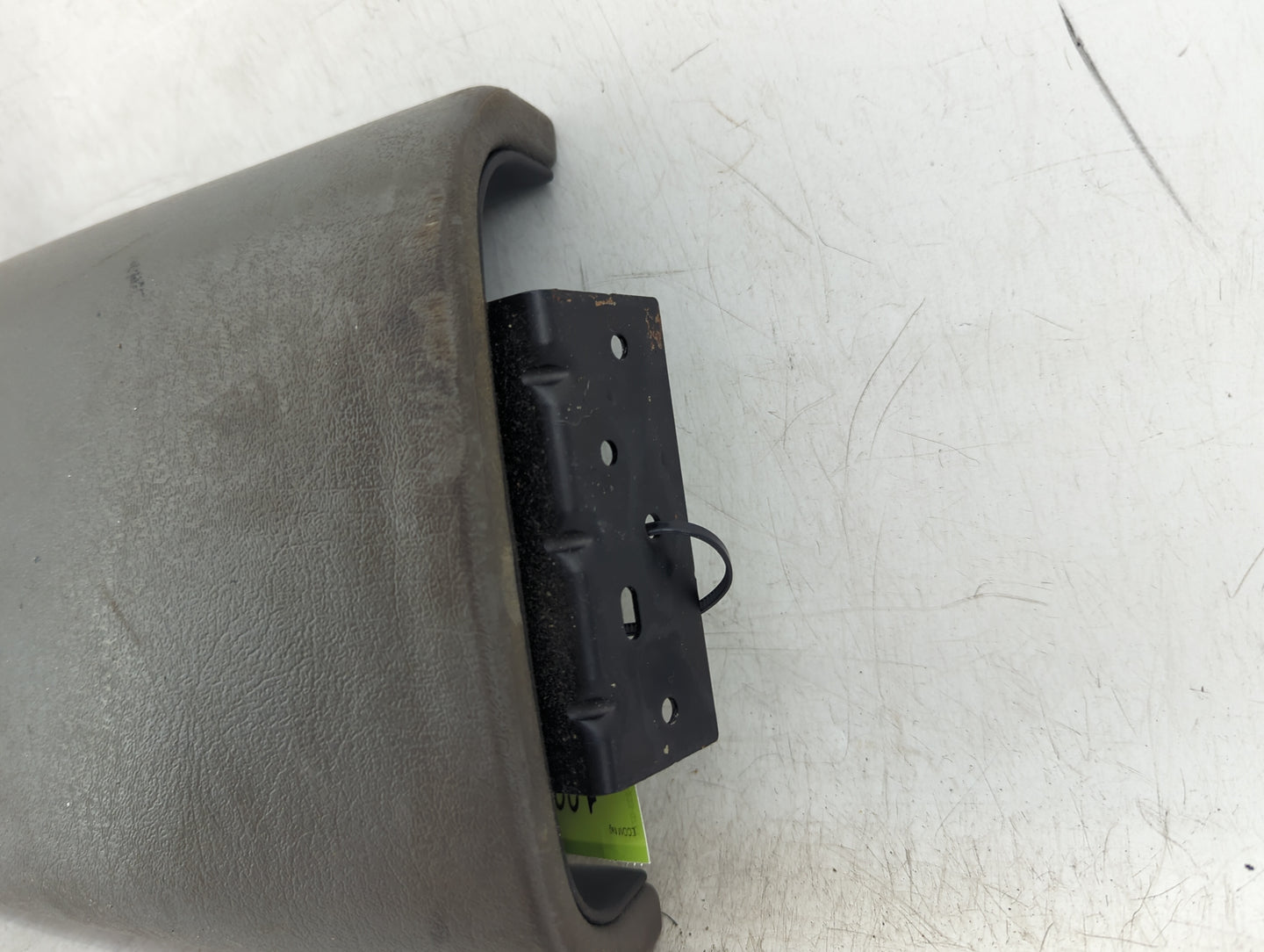 2002-2004 Chevrolet Trailblazer Center Console Armrest Cover Lid Fits Fits 2002 2003 2004 2005 OEM Used Auto Parts - Oemused