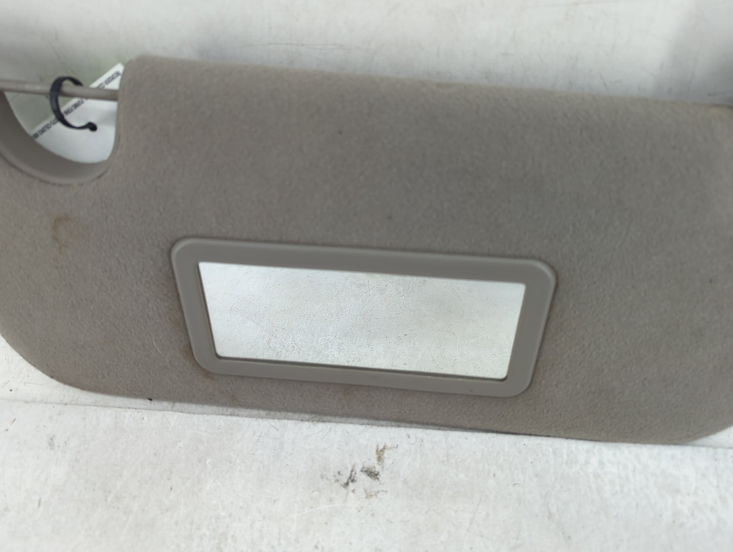 2002-2004 Chevrolet Trailblazer Sun Visor Shade Replacement Passenger Right Mirror Fits Fits 2002 2003 2004 OEM Used Auto Pa