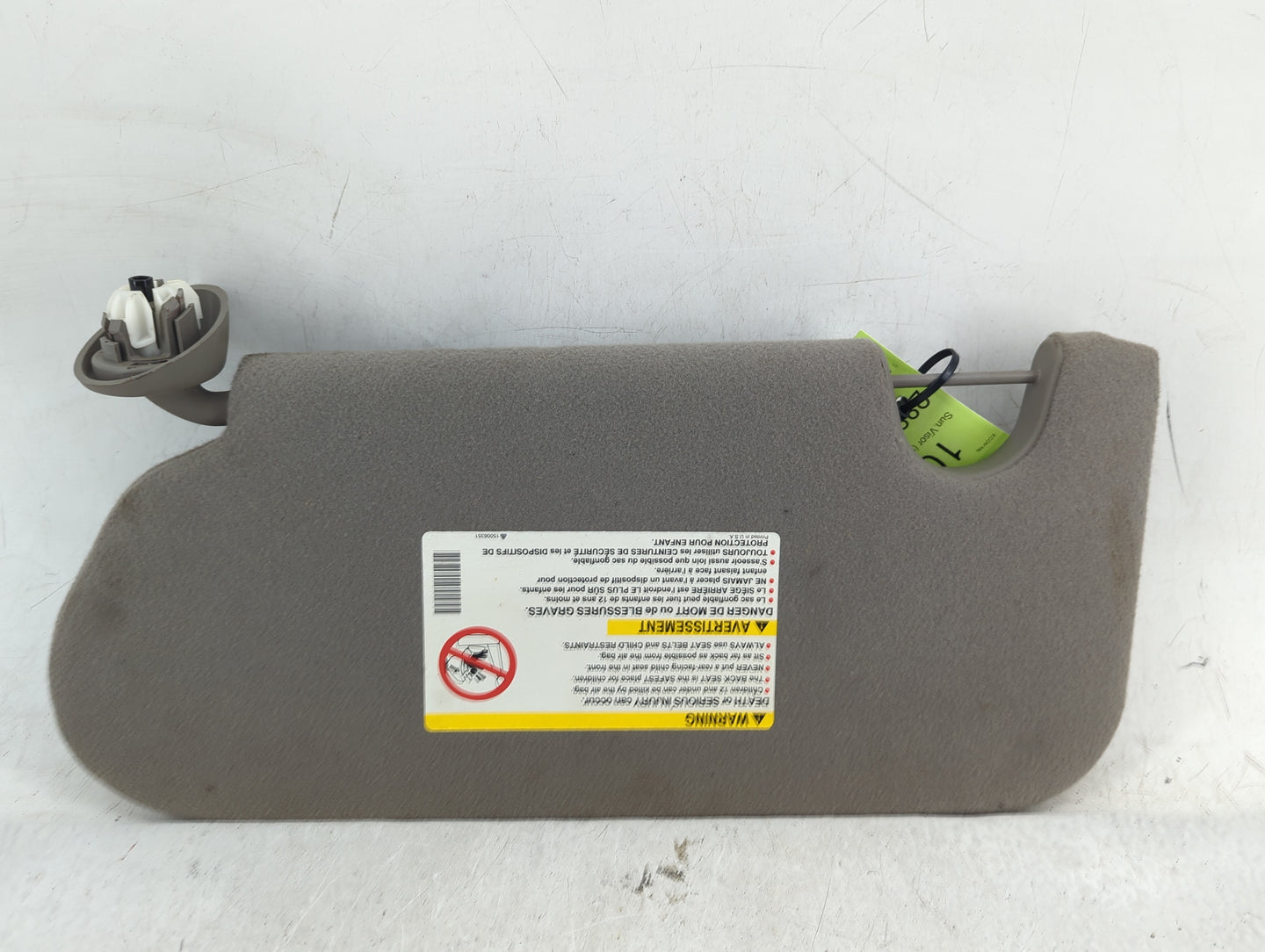 2002-2004 Chevrolet Trailblazer Sun Visor Shade Replacement Passenger Right Mirror Fits Fits 2002 2003 2004 OEM Used Auto Pa