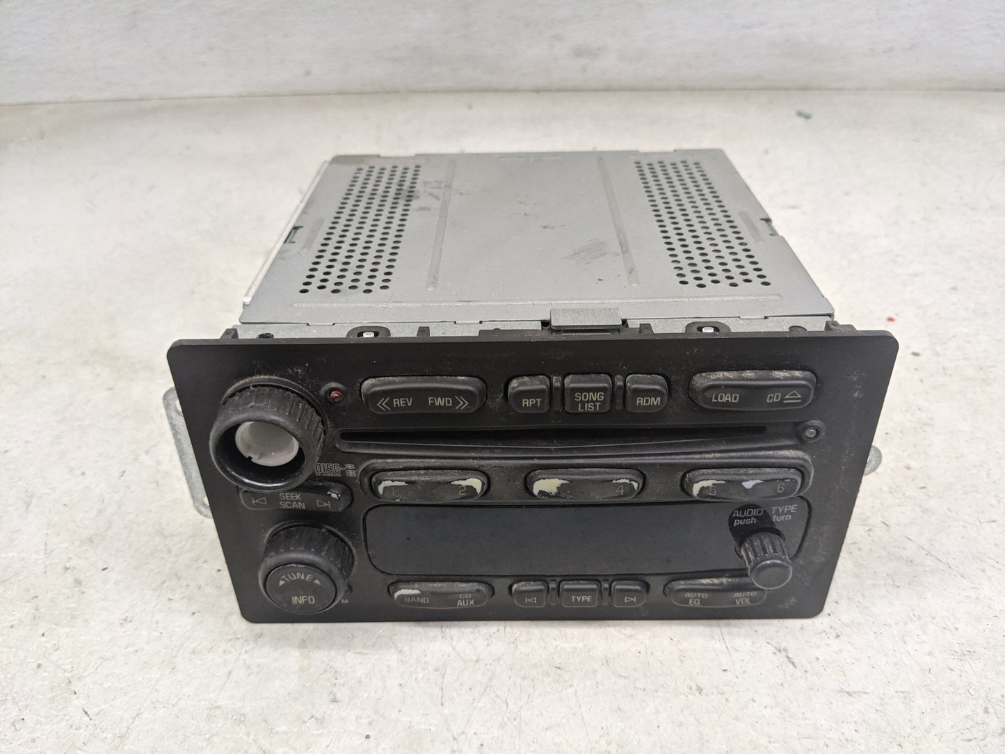 2005-2009 Chevrolet Trailblazer Radio AM FM Cd Player Receiver Replacement Fits Fits 2004 2005 2006 2007 2008 2009 OEM Used 