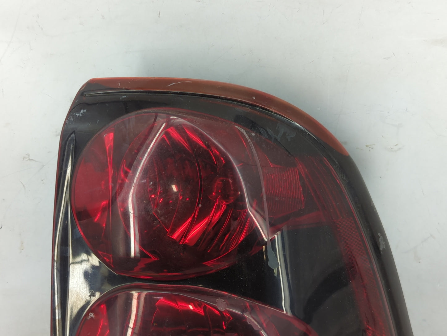 2002-2009 Chevrolet Trailblazer Tail Light Assembly Passenger Right OEM Fits Fits 2002 2003 2004 2005 2006 2007 2008 2009 OE