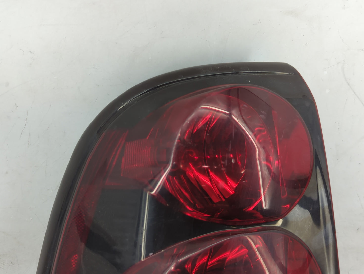 2002-2009 Chevrolet Trailblazer Tail Light Assembly Driver Left OEM Fits Fits 2002 2003 2004 2005 2006 2007 2008 2009 OEM Us