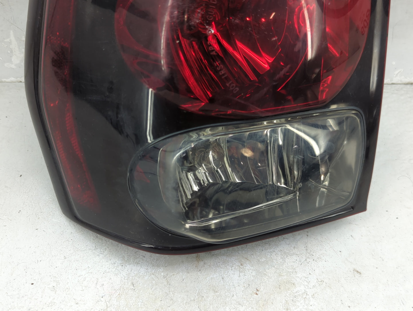 2002-2009 Chevrolet Trailblazer Tail Light Assembly Driver Left OEM Fits Fits 2002 2003 2004 2005 2006 2007 2008 2009 OEM Us