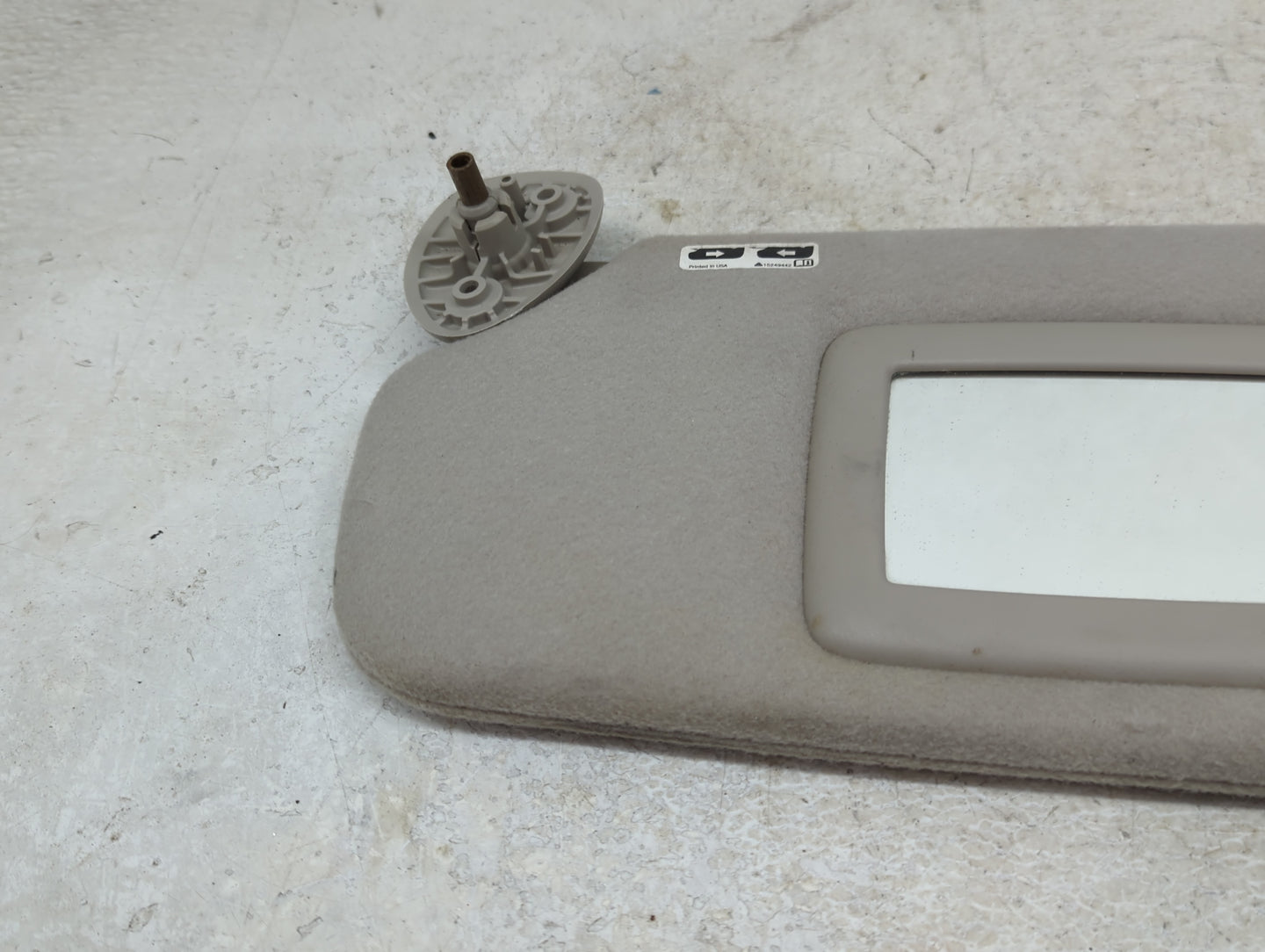 2005-2007 Chevrolet Trailblazer Sun Visor Shade Replacement Driver Left Mirror Fits Fits 2005 2006 2007 OEM Used Auto Parts 