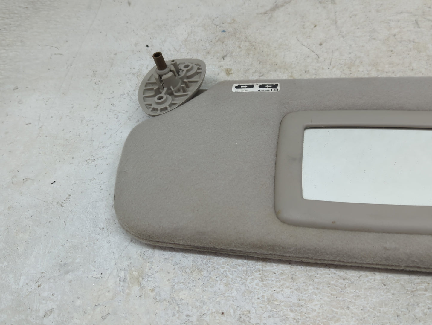 2005-2007 Chevrolet Trailblazer Sun Visor Shade Replacement Driver Left Mirror Fits Fits 2005 2006 2007 OEM Used Auto Parts 