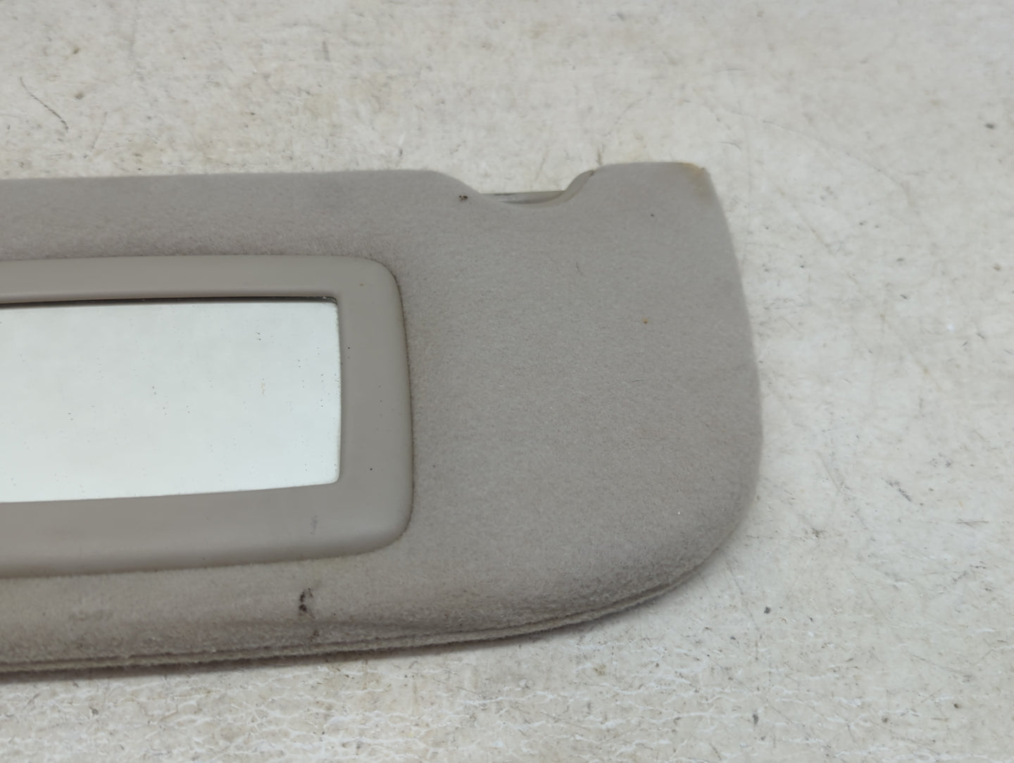 2005-2007 Chevrolet Trailblazer Sun Visor Shade Replacement Driver Left Mirror Fits Fits 2005 2006 2007 OEM Used Auto Parts 