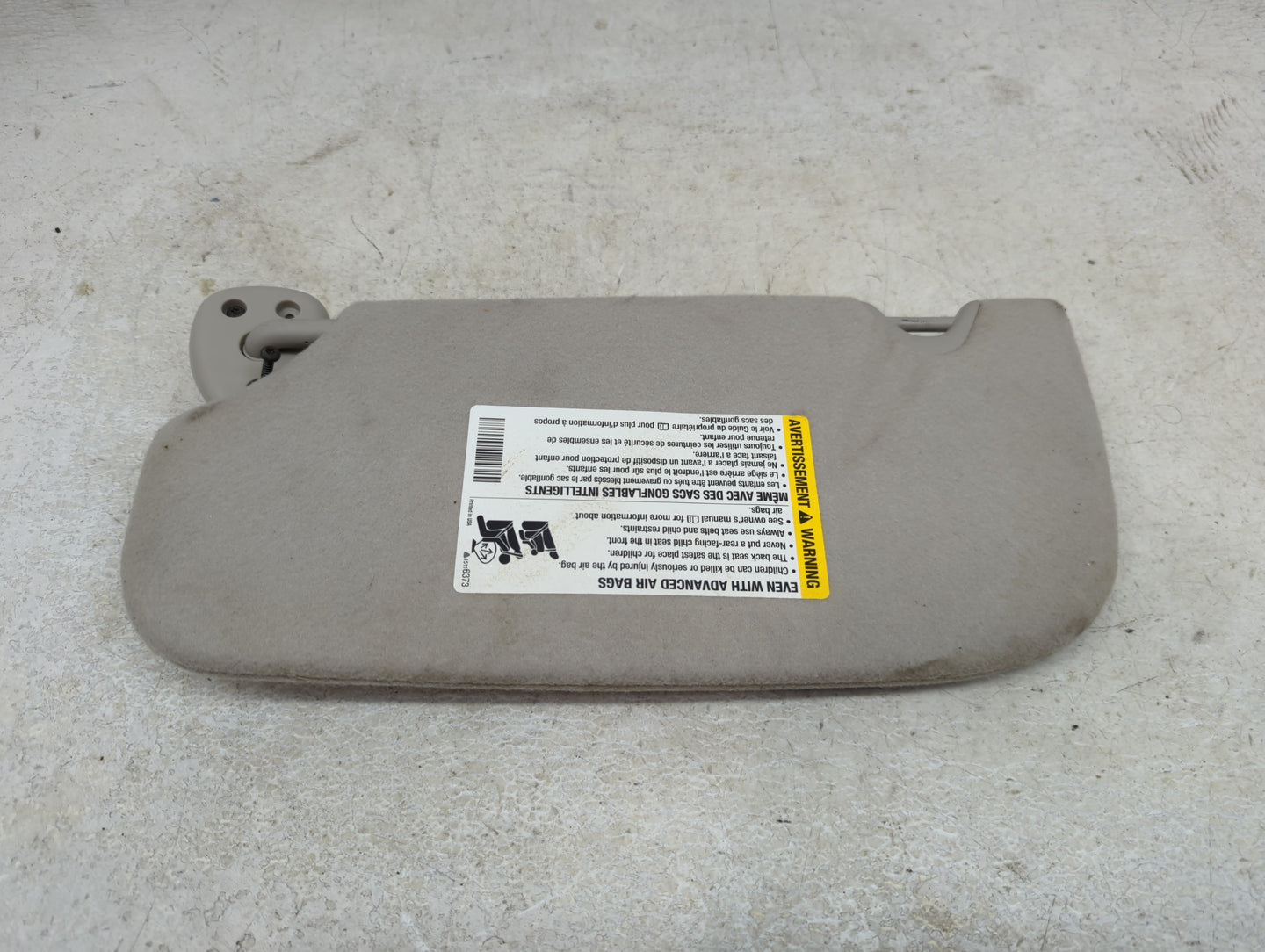 2005-2007 Chevrolet Trailblazer Sun Visor Shade Replacement Passenger Right Mirror Fits Fits 2005 2006 2007 OEM Used Auto Pa