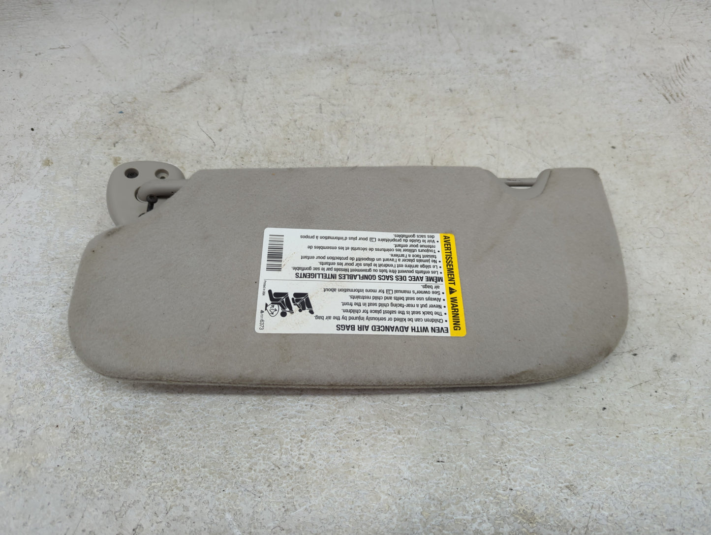 2005-2007 Chevrolet Trailblazer Sun Visor Shade Replacement Passenger Right Mirror Fits Fits 2005 2006 2007 OEM Used Auto Pa