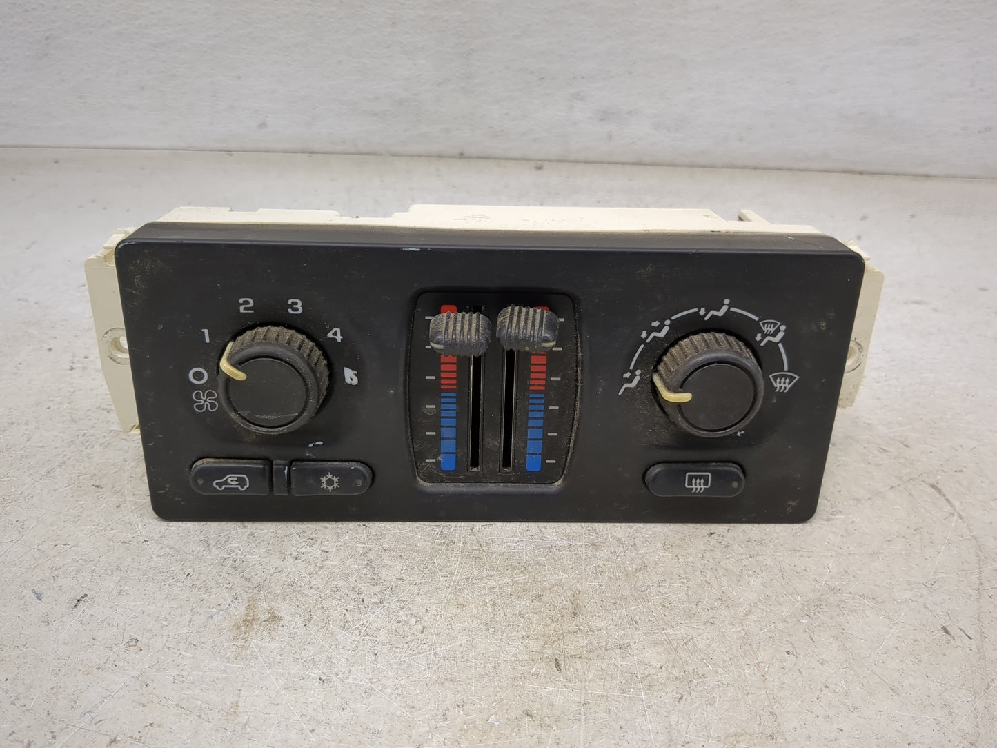 2003-2009 Chevrolet Trailblazer Climate Control Module Temperature AC/Heater Replacement Fits OEM Used Auto Parts - Oemuseda
