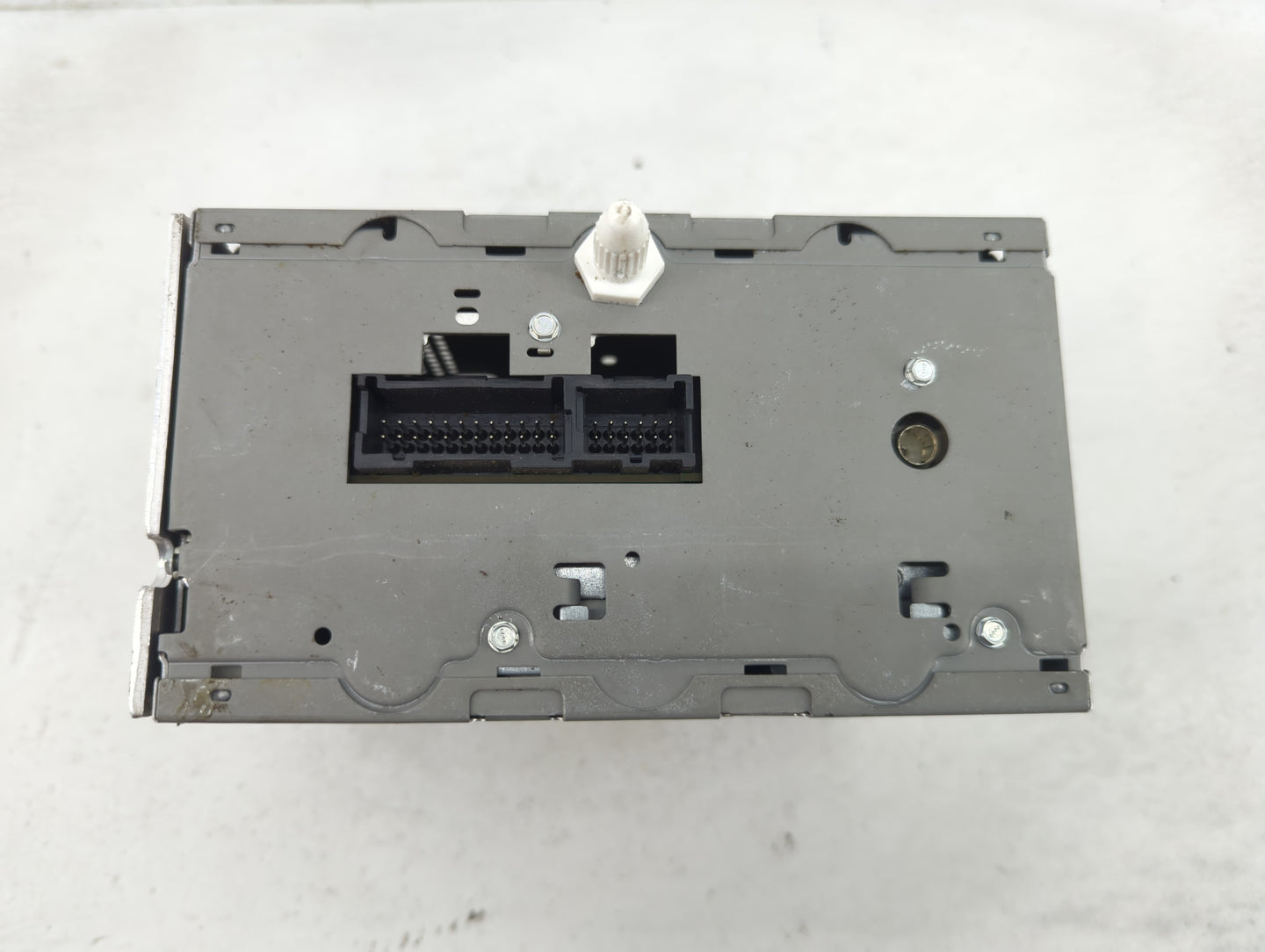 2003-2005 Chevrolet Trailblazer Radio AM FM Cd Player Receiver Replacement Fits Fits 2003 2004 2005 2006 OEM Used Auto Parts