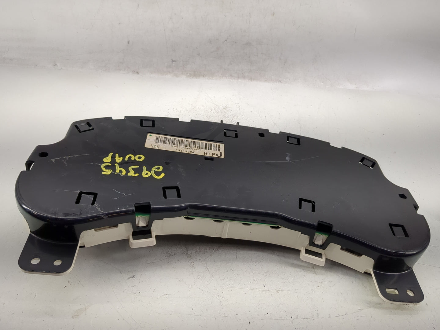 2003-2004 Chevrolet Trailblazer Instrument Cluster Speedometer Gauges Fits Fits 2003 2004 OEM Used Auto Parts - Oemusedautop