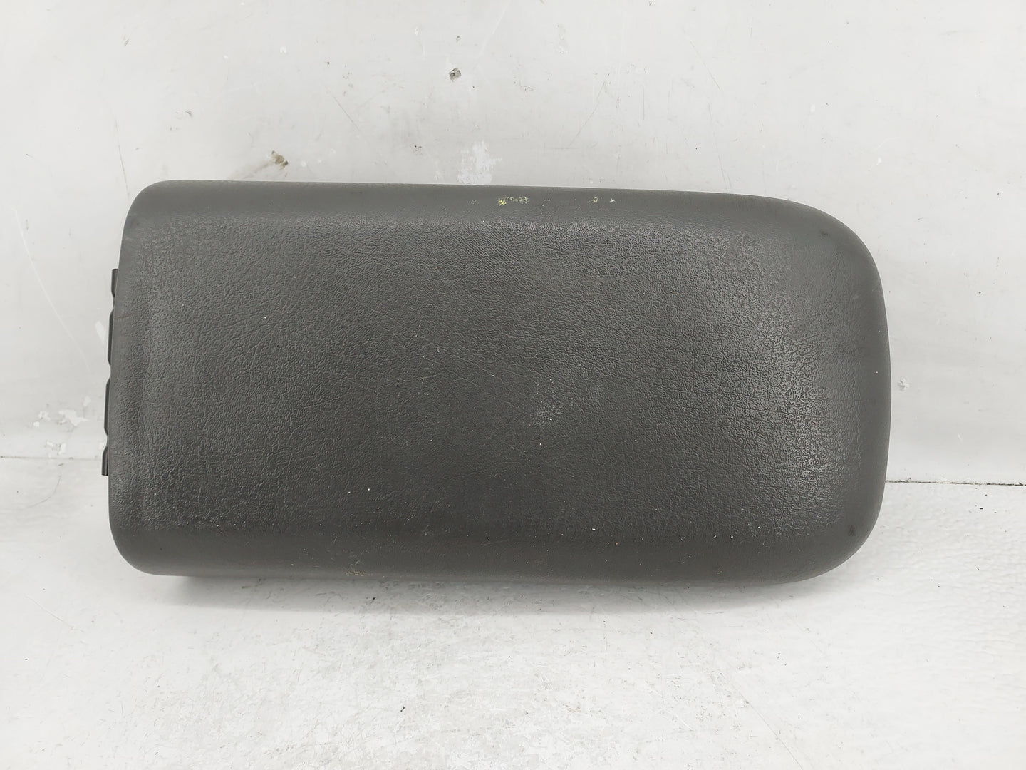 2002-2004 Chevrolet Trailblazer Center Console Armrest Cover Lid Fits Fits 2002 2003 2004 OEM Used Auto Parts - Oemusedautop