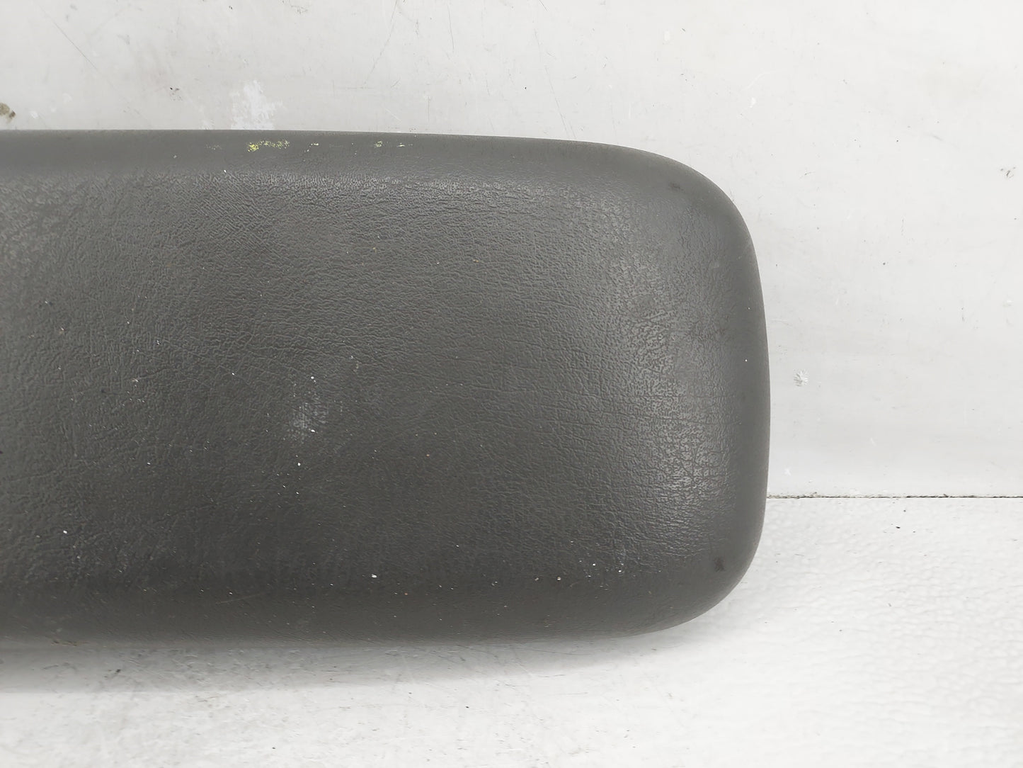 2002-2004 Chevrolet Trailblazer Center Console Armrest Cover Lid Fits Fits 2002 2003 2004 OEM Used Auto Parts - Oemusedautop