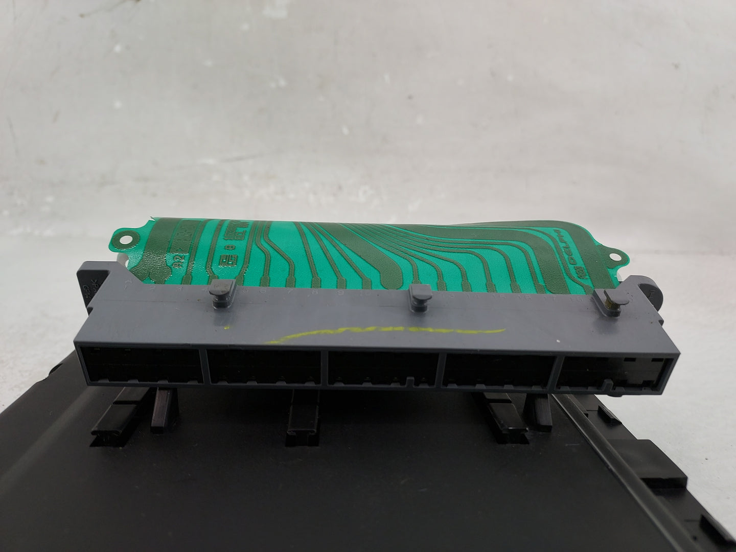 2002 Chevrolet Trailblazer Body Control Module Bcm Inner Cabin Fuse Box - Oemusedautoparts1.com