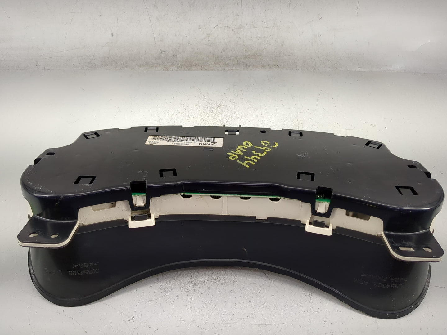 2002-2004 Chevrolet Trailblazer Instrument Cluster Speedometer Gauges Fits Fits 2002 2003 2004 OEM Used Auto Parts - Oemused