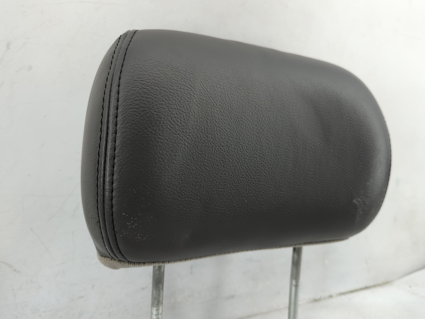 Head Rests 2002 CHEVROLET TRAILBLAZER - Oemusedautoparts1.com