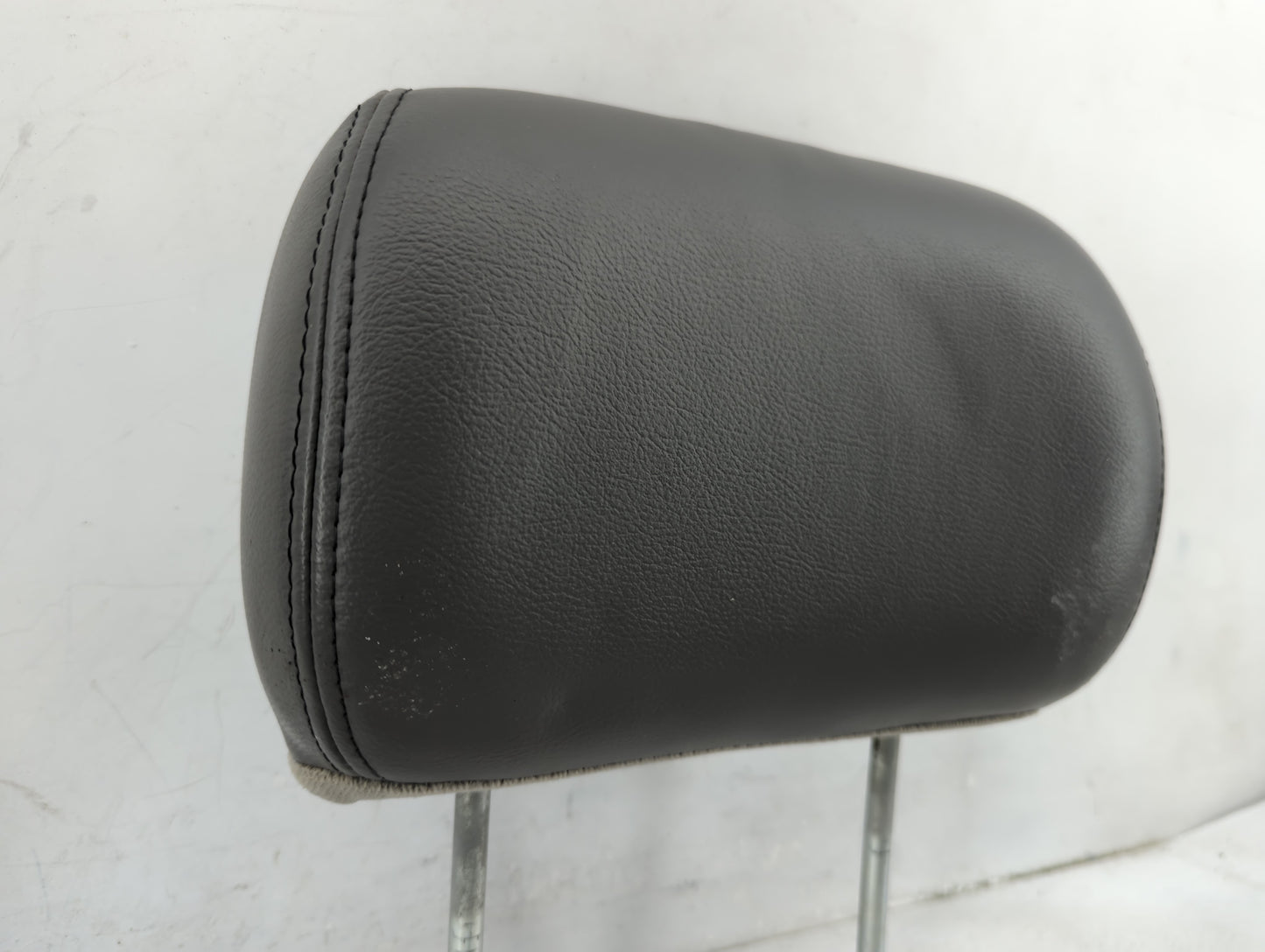Head Rests 2002 CHEVROLET TRAILBLAZER - Oemusedautoparts1.com